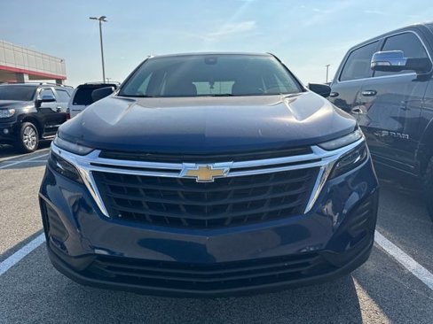 Used 2023 Chevrolet Equinox LS w/ LS Convenience Package image 2