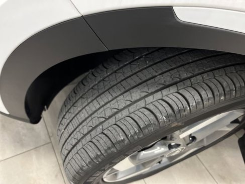 Used 2023 Hyundai Venue Limited image 34
