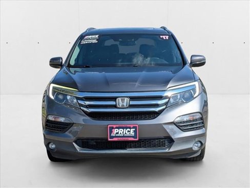 Used 2017 Honda Pilot Touring image 2