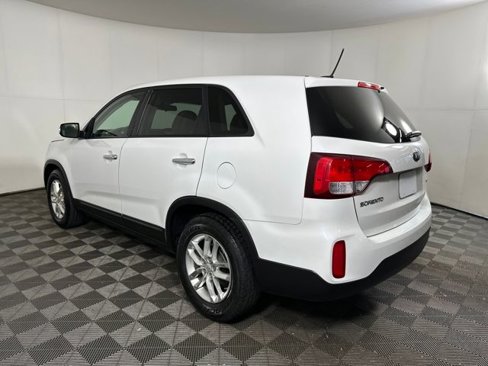 Used 2015 Kia Sorento LX image 5