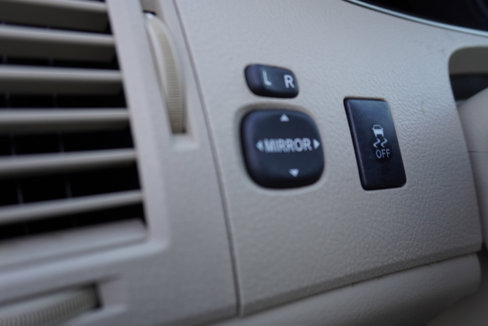 Used 2011 Toyota Avalon Limited image 24