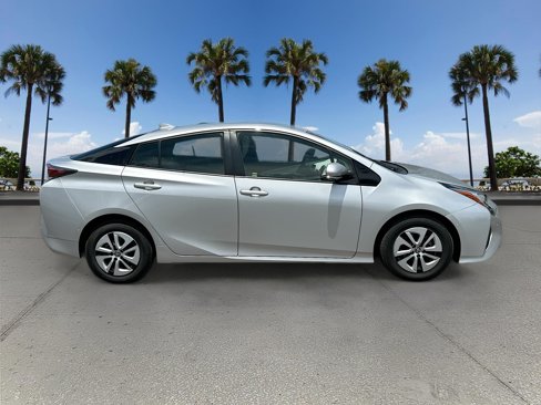 Used 2018 Toyota Prius Four image 4