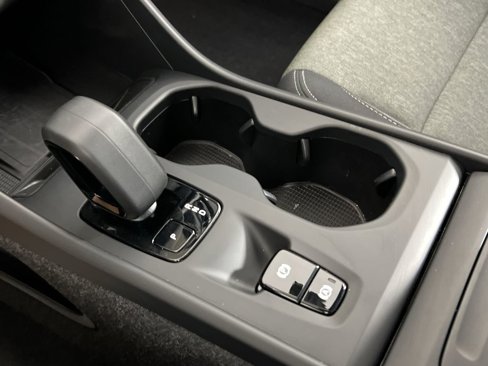 Certified 2025 Volvo XC40 B5 Core image 23
