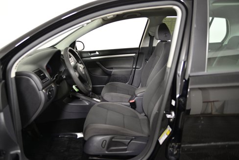 Used 2009 Volkswagen Rabbit S image 4