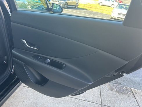 Used 2024 Hyundai Elantra SEL image 30
