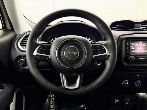 Used 2020 Jeep Renegade Sport w/ Sport Appearance Group image 18