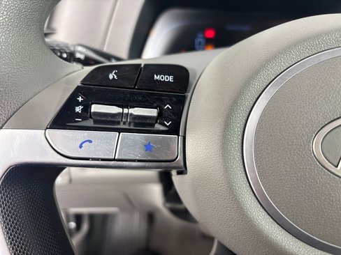 Used 2024 Hyundai Elantra SE image 18