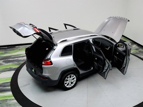 Used 2017 Jeep Cherokee Latitude image 38
