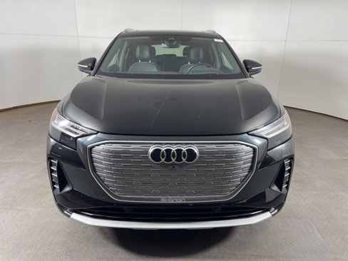Used 2022 Audi Q4 e-tron Prestige image 2