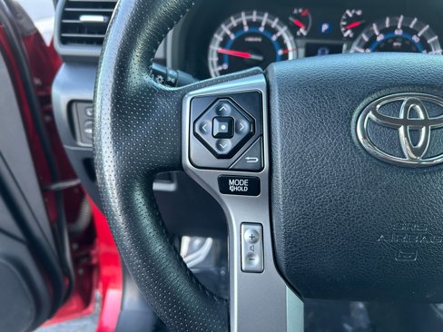 Used 2014 Toyota 4Runner SR5 image 14