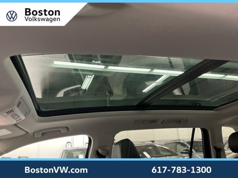 Certified 2022 Volkswagen Tiguan SE image 25