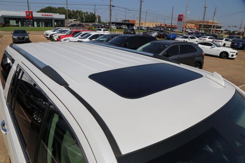Used 2016 Chevrolet Suburban LTZ image 11