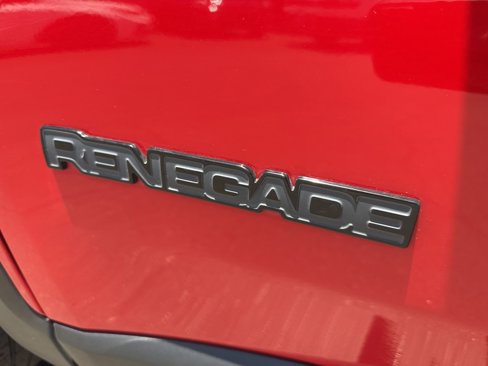 Used 2017 Jeep Renegade Altitude image 5