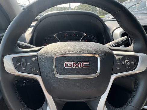 Used 2023 GMC Terrain SLT image 10