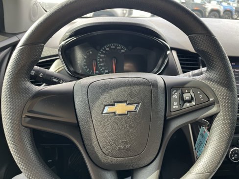 Used 2020 Chevrolet Trax LS image 15