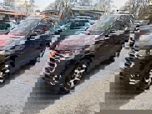 Used 2019 Chevrolet Traverse LT w/ LT Premium Package image 3