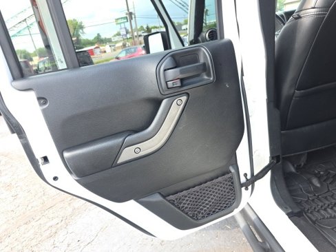 Used 2018 Jeep Wrangler Unlimited Sport image 28