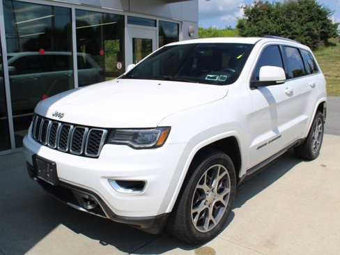 Used 2018 Jeep Grand Cherokee Limited image 5