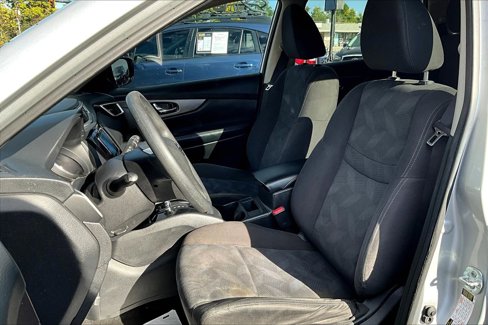Used 2016 Nissan Rogue S w/ Appearance Package image 22