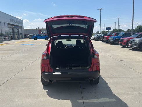 Used 2022 Ford Escape SE w/ SE Sport Appearance Package image 13