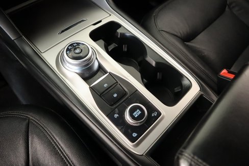 Used 2020 Ford Explorer XLT image 7