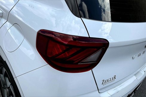 Used 2023 Hyundai Venue Limited image 28