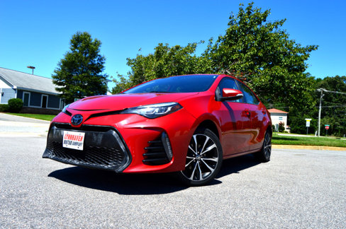 Used 2018 Toyota Corolla SE w/ SE Premium Package image 24