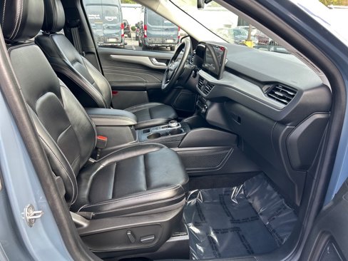 Used 2023 Ford Escape Platinum image 18