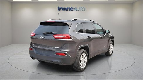 Used 2016 Jeep Cherokee Latitude w/ Cold Weather Group image 6