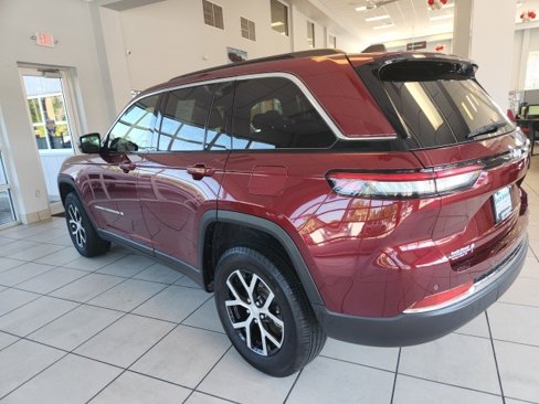 Certified 2024 Jeep Grand Cherokee Limited image 8