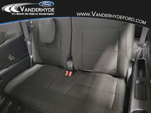 Used 2022 Ford Explorer XLT image 12