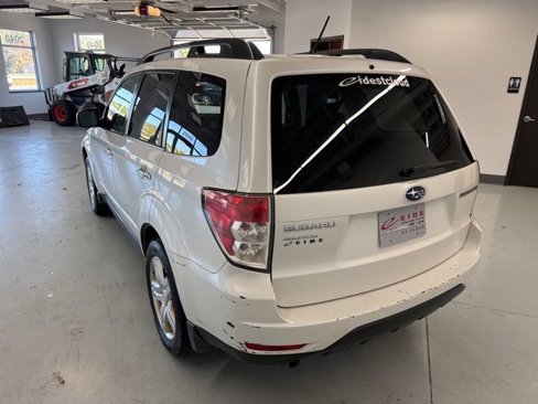 Used 2010 Subaru Forester 2.5X Premium image 8