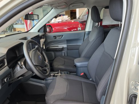 New 2025 Ford Maverick XL image 8