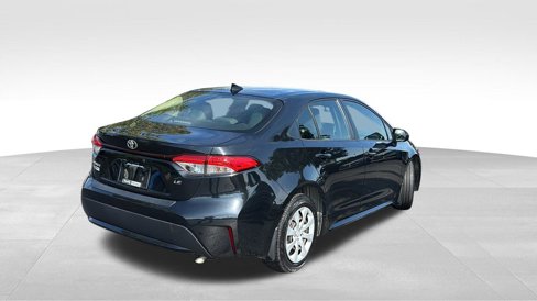 Used 2021 Toyota Corolla LE image 7