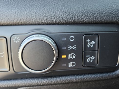 Used 2020 Ford Explorer XLT image 39