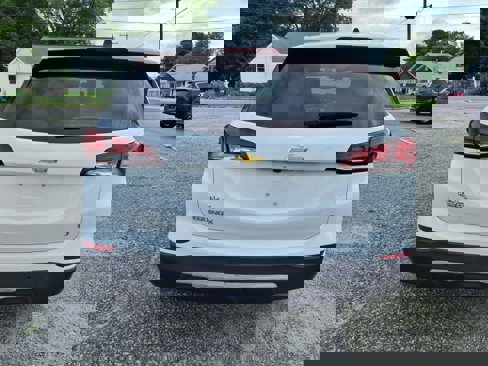 Used 2022 Chevrolet Equinox LT image 3