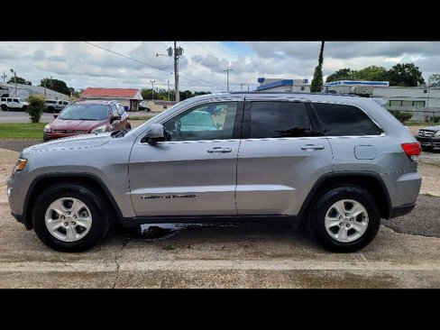 Used 2017 Jeep Grand Cherokee Laredo image 1