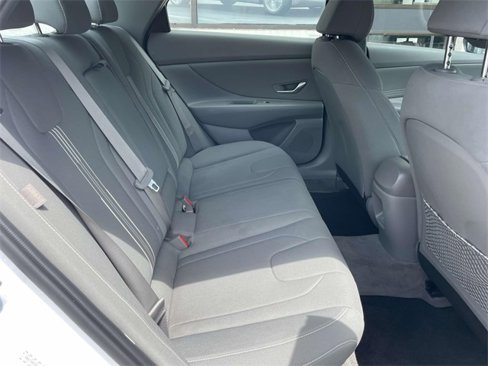 Certified 2024 Hyundai Elantra SEL w/ Convenience Package image 10
