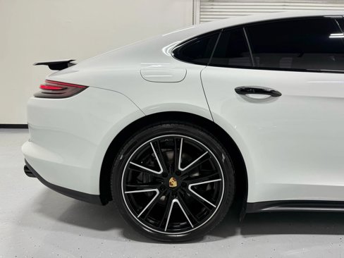 Used 2018 Porsche Panamera image 17