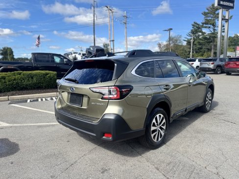 Used 2025 Subaru Outback Premium image 7