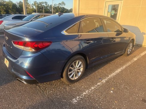 Used 2018 Hyundai Sonata SE w/ Cargo Package image 3
