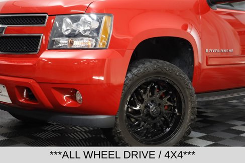 Used 2009 Chevrolet Avalanche LT w/ Convenience Package #1 image 3