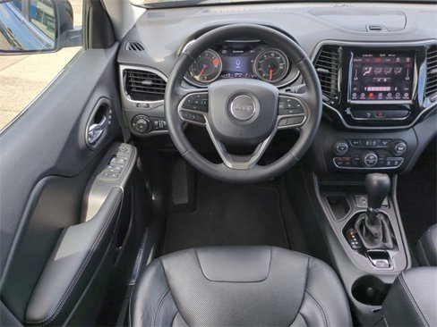 Used 2019 Jeep Cherokee Limited image 16