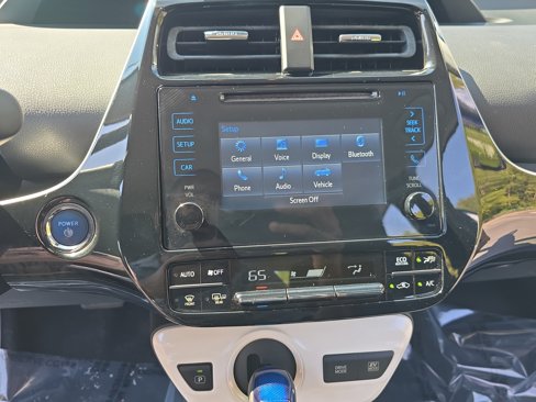 Used 2017 Toyota Prius Two image 19
