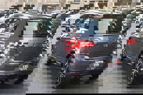 Used 2017 Volkswagen Golf SE image 8
