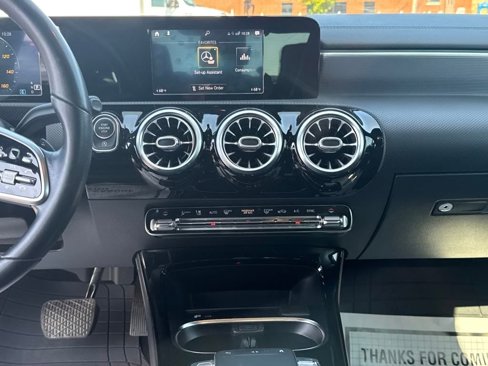 Used 2020 Mercedes-Benz CLA 250 image 18