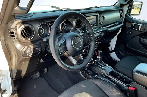 Used 2023 Jeep Gladiator Sport image 14