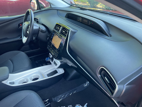 Used 2016 Toyota Prius Three image 36
