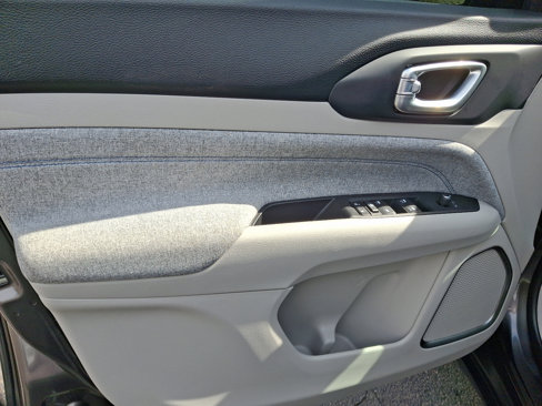 Certified 2022 Jeep Compass Latitude image 12