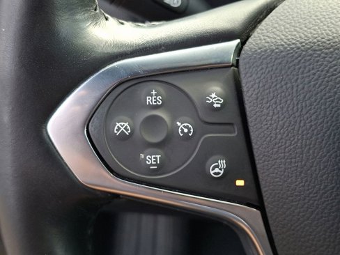 Used 2022 Chevrolet Traverse LT image 23